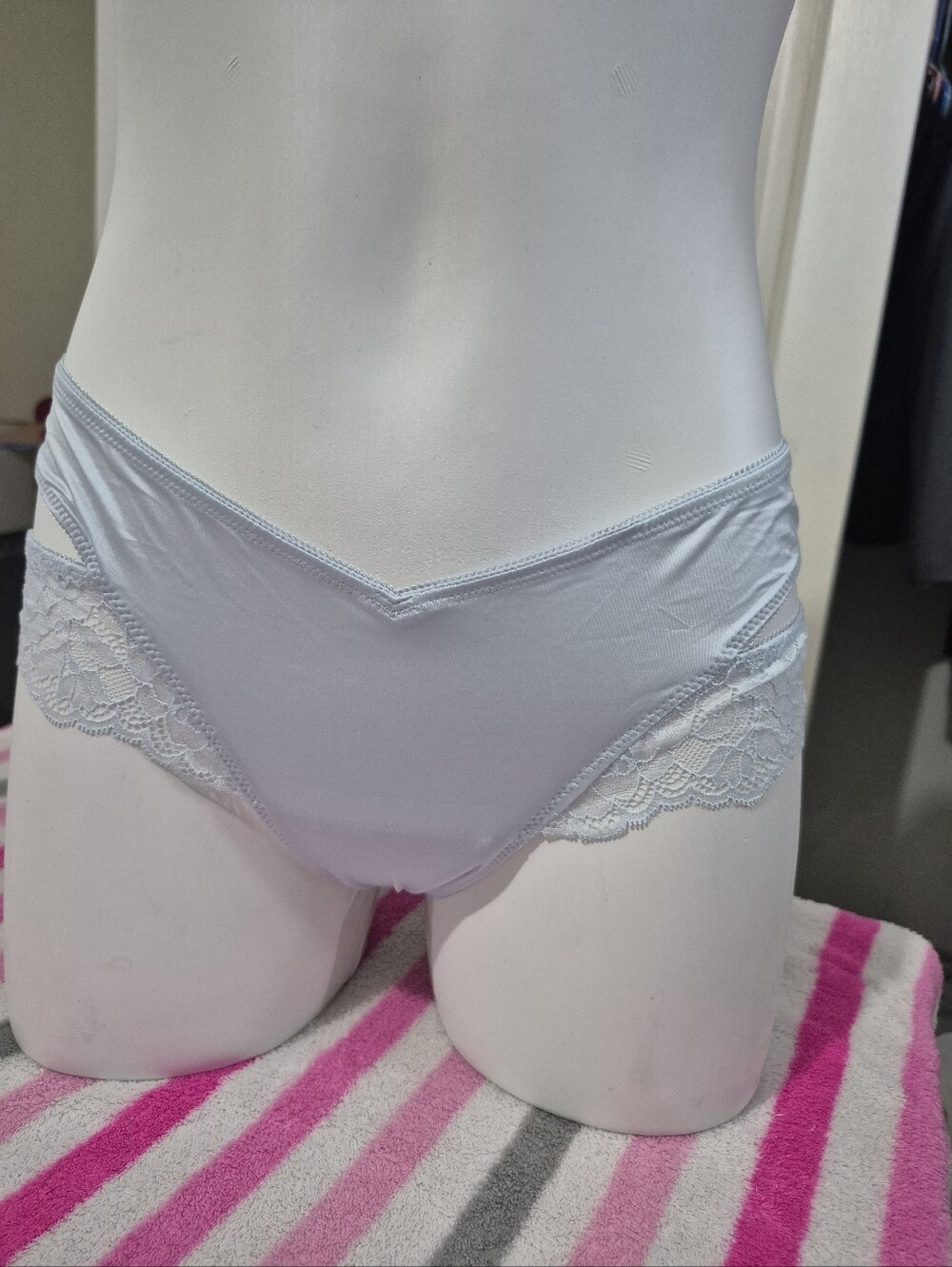 Victoria's Secret Cut-Out Cheeky Panty